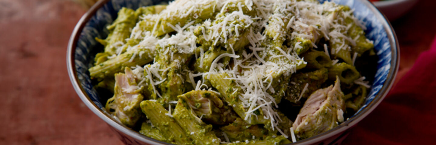 Pasta tomato pesto chicken recipe