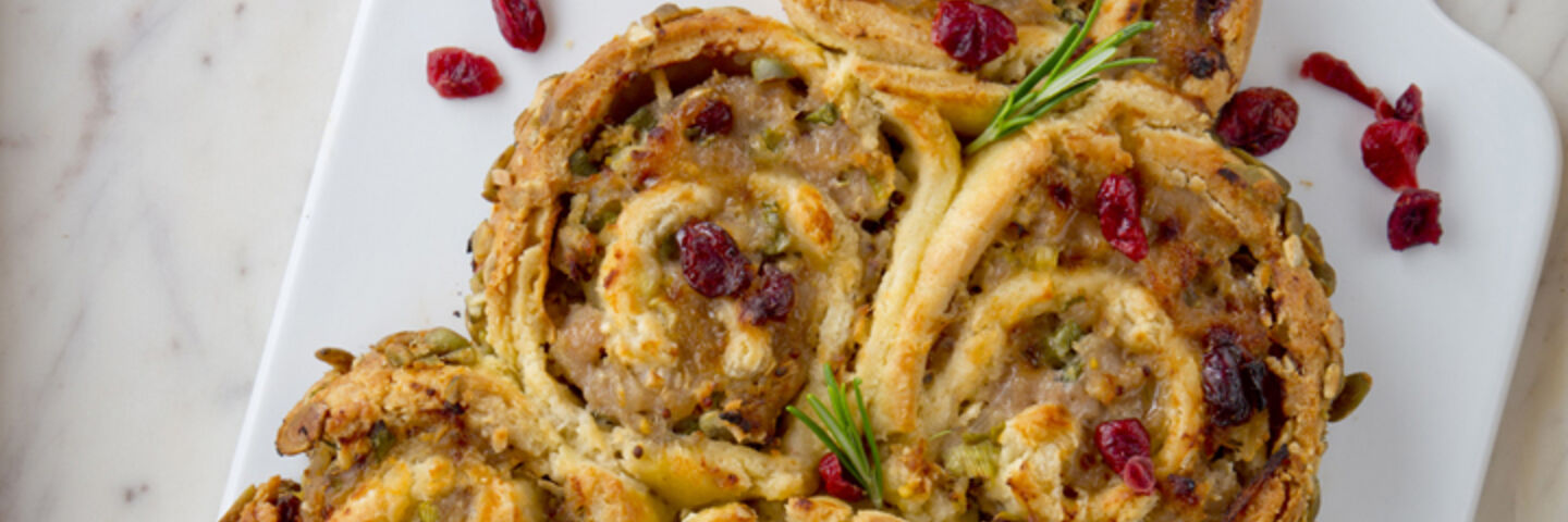 Pull apart christmas tree sausage rolls recipe