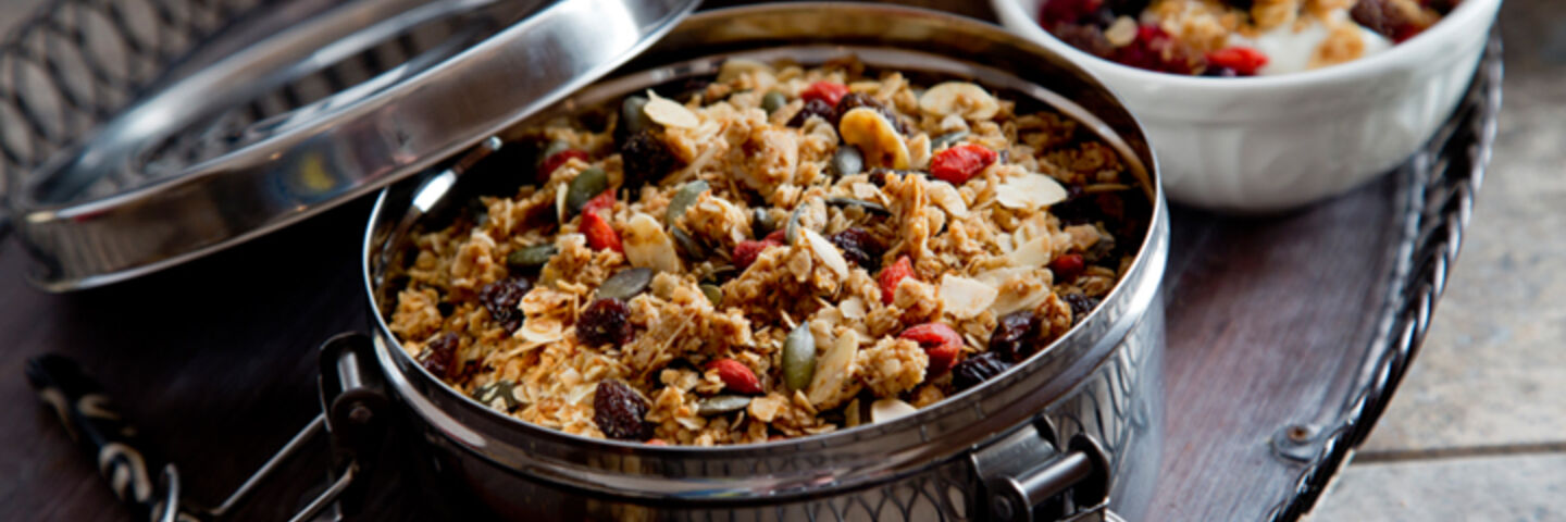 Crunchy vanilla maple granola recipe