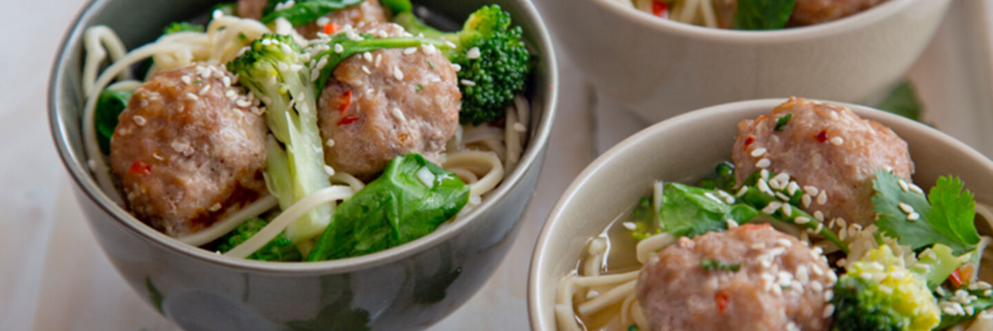 Sesame pork meatballs recipe