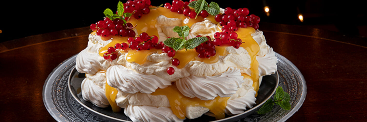 Meringue wreath