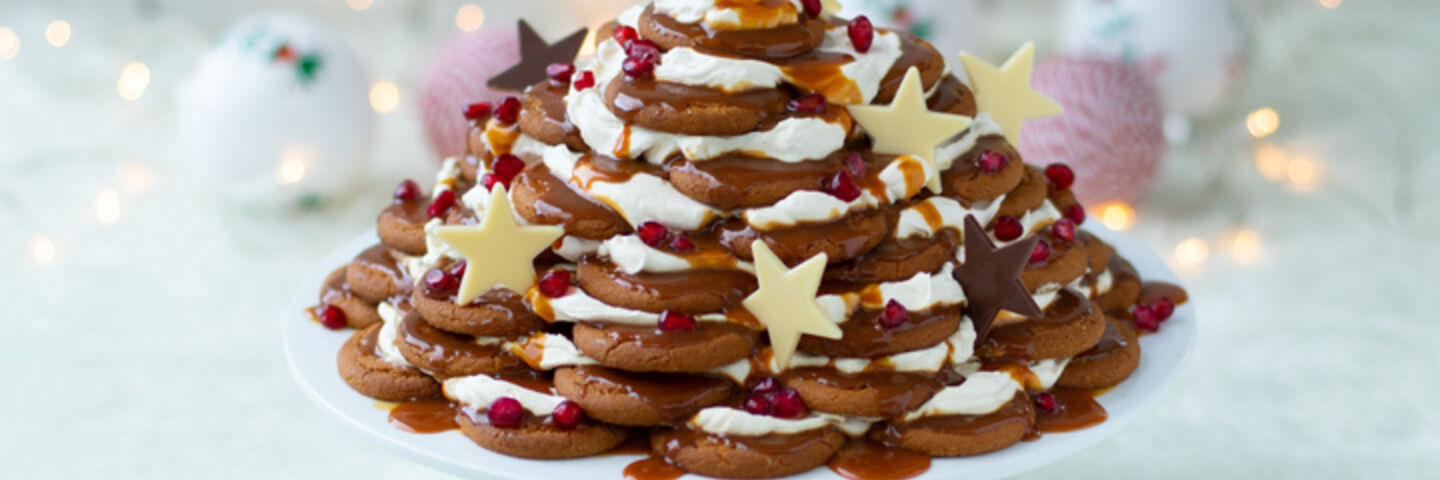 Christmas tree cake