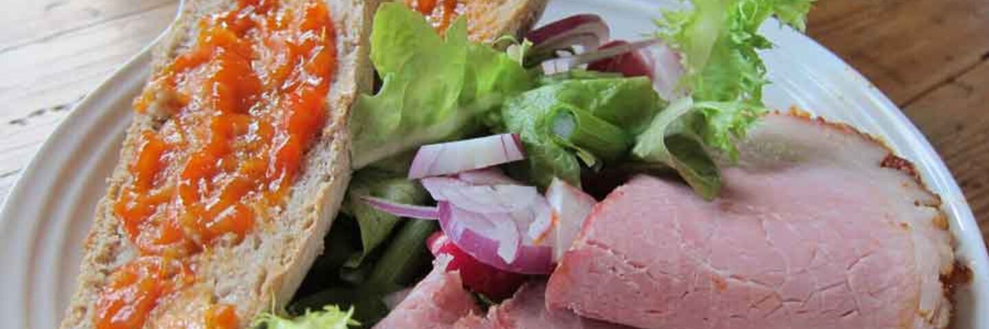 Tomato and spiced glazed ham recipe