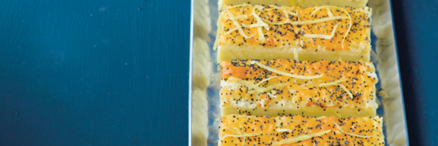 Spiced bakes poppy seed lemon tray bake