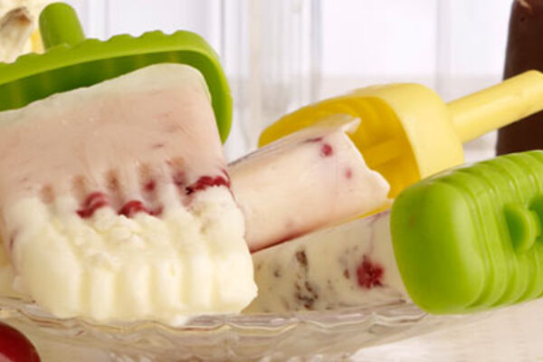 Berry and Yoghurt Pops