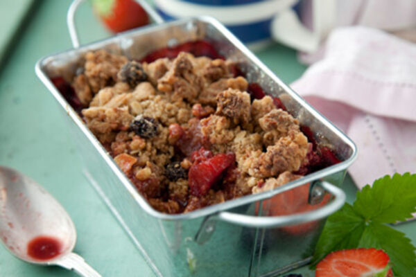 Apple & Mixed Berry O'Donnell's Granola Crumble