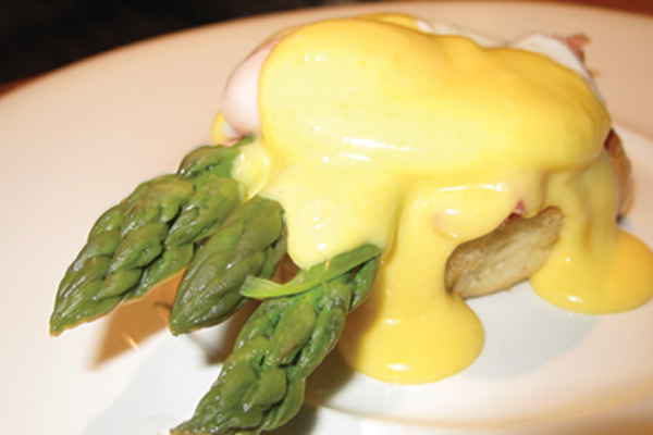 Eggs Benedict with Asparagus Spears
