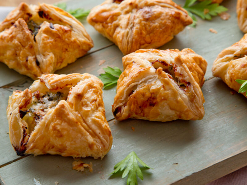 Black pudding leek apple gorgonzola parcel recipe