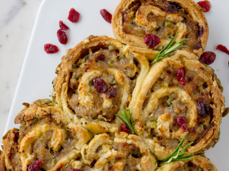 Pull apart christmas tree sausage rolls recipe
