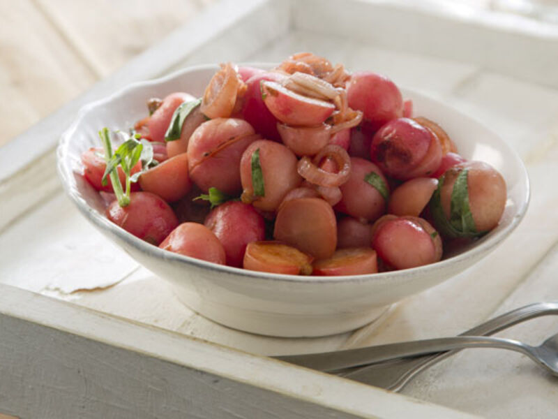 Honey-Glazed Braised Radishes 