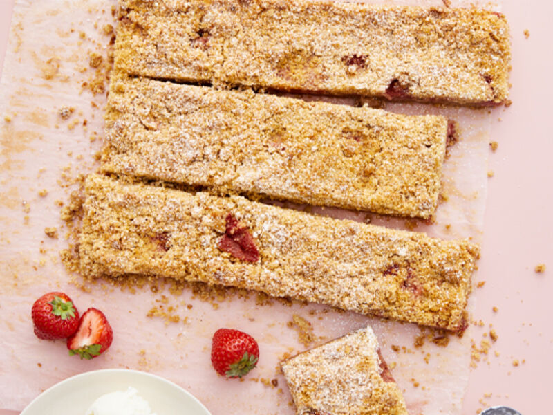 Strawberry crumble slice recipe