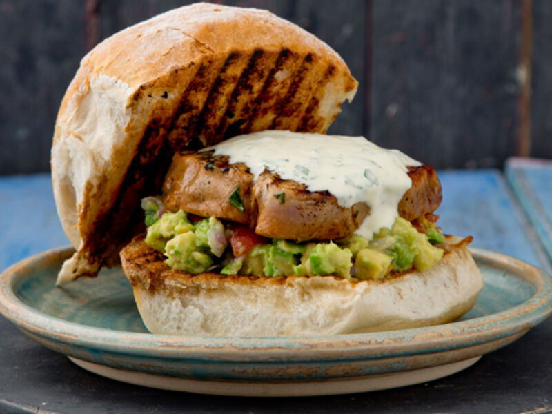 Tuna burger with guacamole recipe