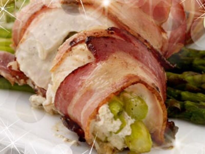 Chicken with Asparagus Spears Wrapped in Bacon