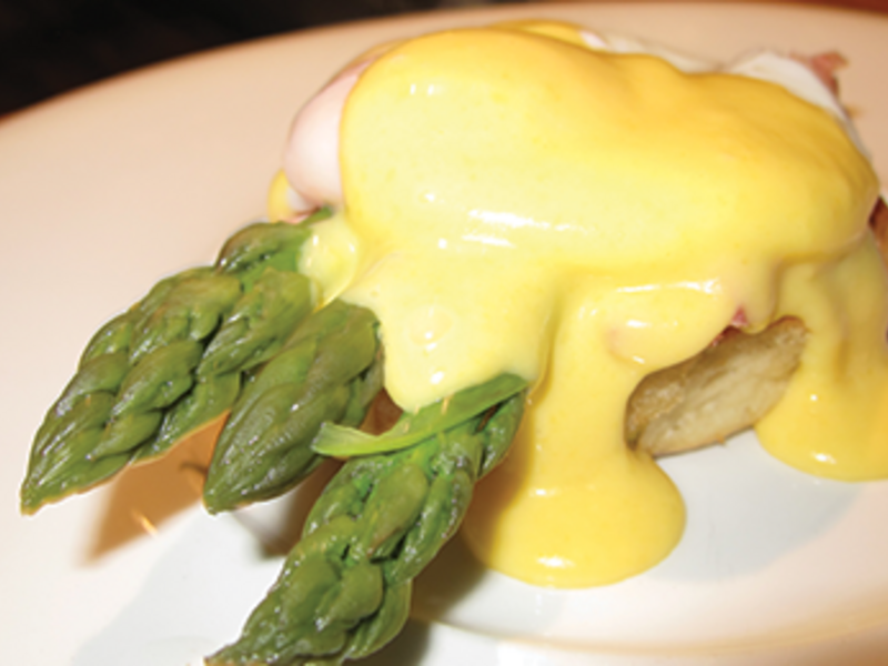 Eggs Benedict with Asparagus Spears